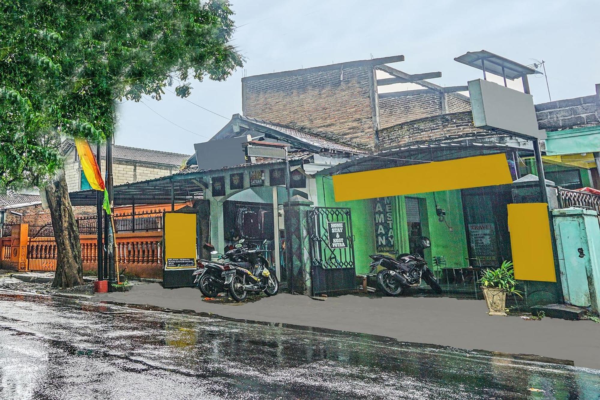 SPOT ON 91697 Nyaman Homestay Syariah Pare Bagian luar foto